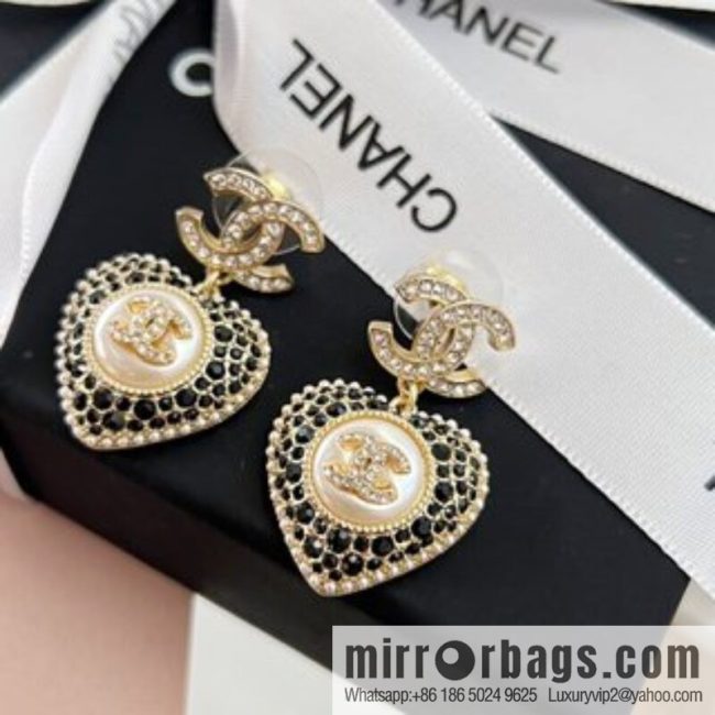 New ☑️ CHANEL Chanel c2 double c full diamond peach heart love stud earrings
