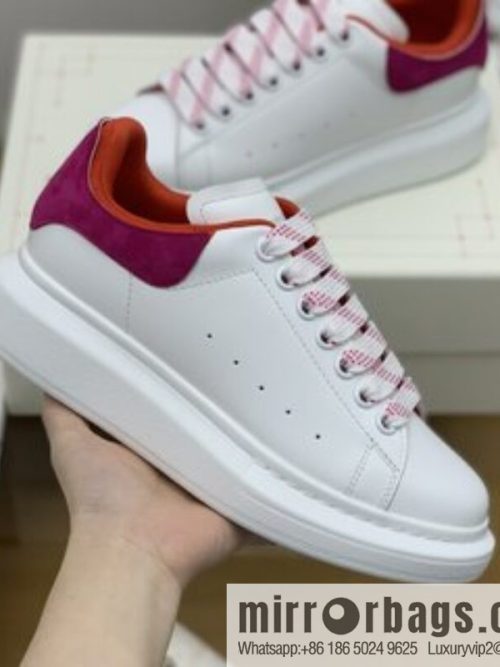 Alexander McQueen, upgraded MQ~ Unisex sneakers of the same style