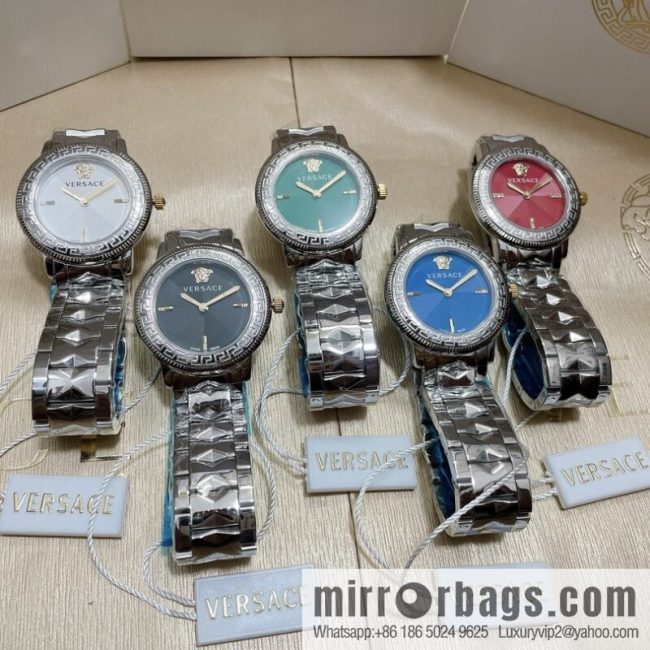 The new Versace V-TRIBUTE series, with a diameter of 36mm - Image 4