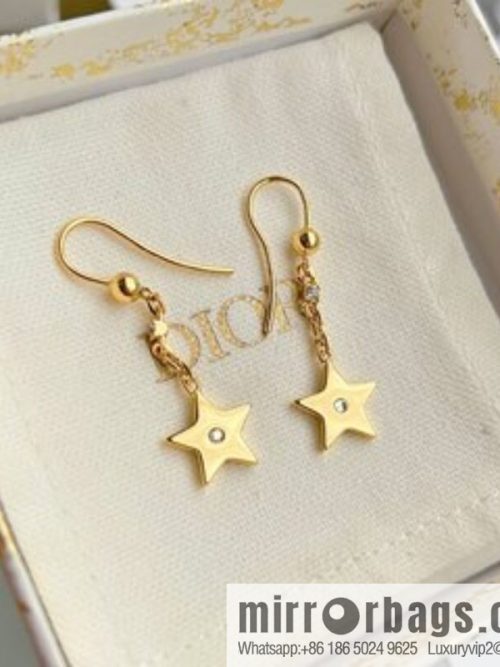 New ☑️ DIOR Dior star pentagram earrings