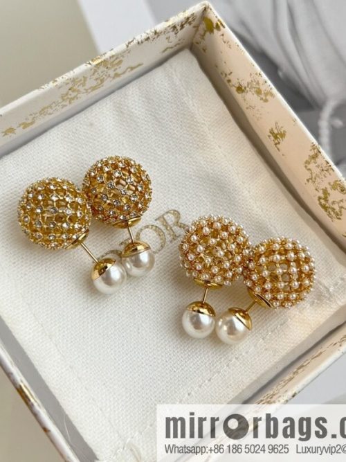 New ☑️ DIOR Dior cut-out pearl stud earrings