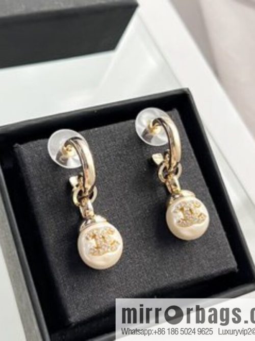 New ☑️ CHANEL Chanel C2 double c pearl stud earrings