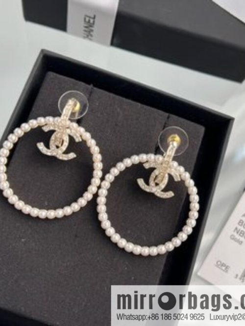 New ☑️ CHANEL Chanel c2 double c round pearl stud earrings