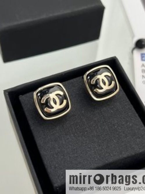 New ☑️ CHANEL Chanel c1 double c square stud earrings