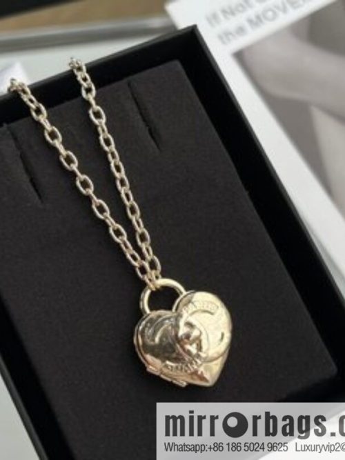 New ☑️ CHANEL Chanel gold double c peach heart love necklace sweater chain