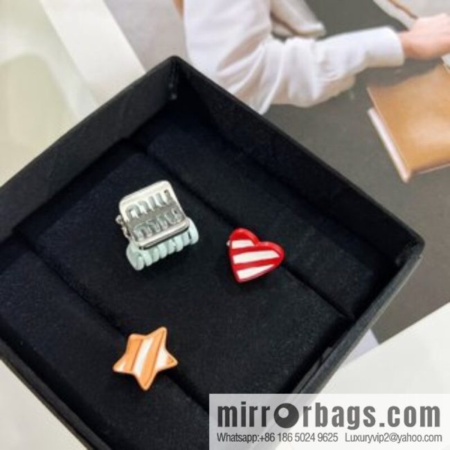 MIU MIU Miu Miu Metal Star Love Hairpin Hairpin Three-piece Set