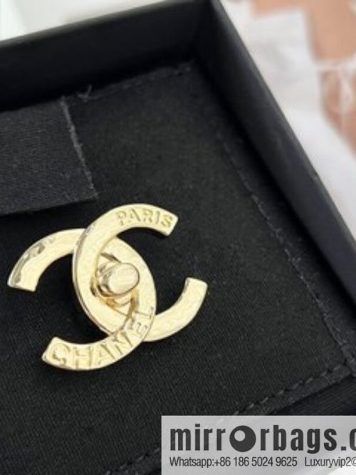 New ☑️ Chanel gold double c brooch