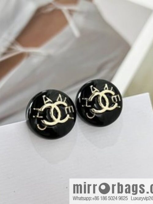 New ☑️ CHANEL Chanel C1 double c round acrylic stud earrings