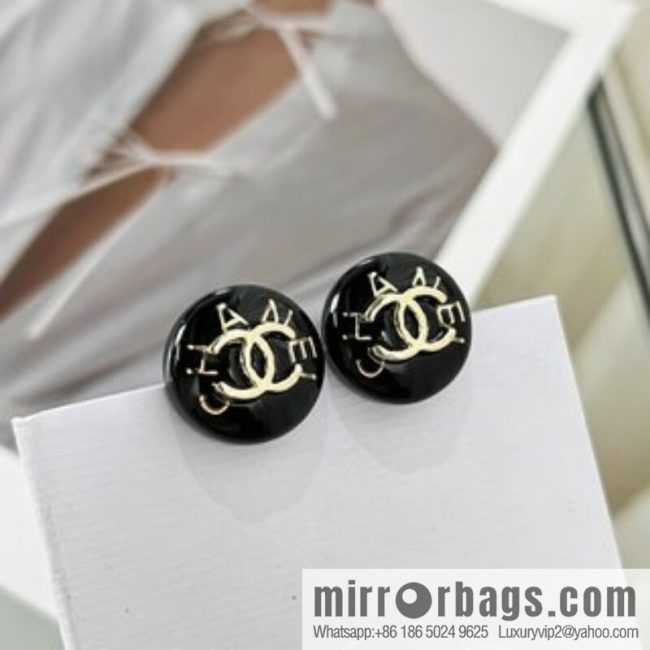 New ☑️ CHANEL Chanel C1 double c round acrylic stud earrings
