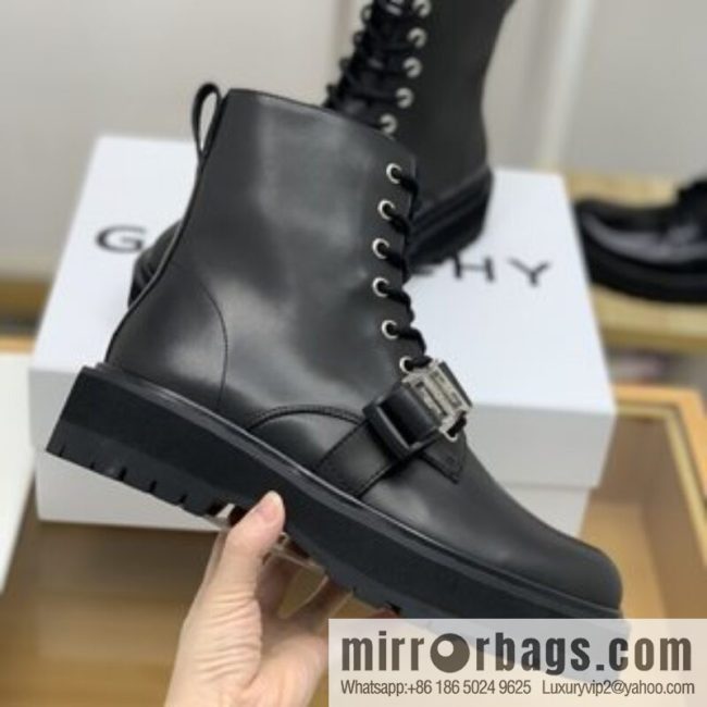Givenchy Givenchy, men\'s new bare boots made of calfskin