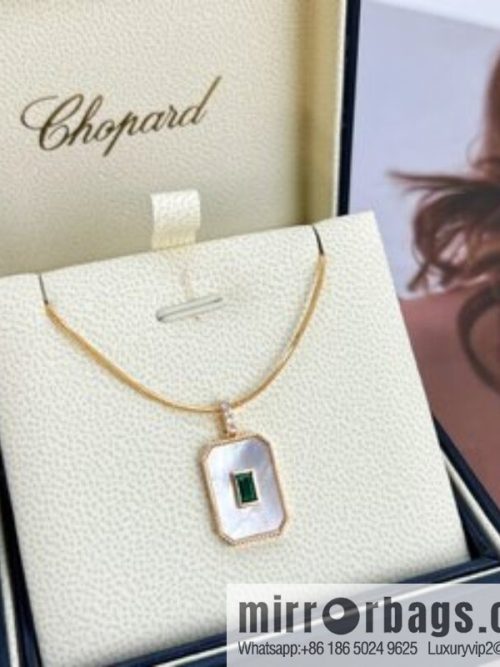 Chopard HAPPY DIAMONDS ICONS square necklace