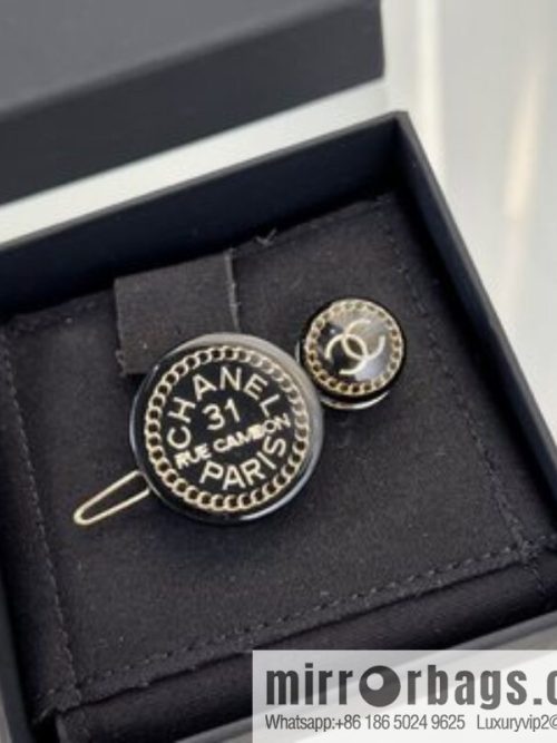 New ☑️ CHANEL Chanel double c round acrylic letter hairpin hairpin