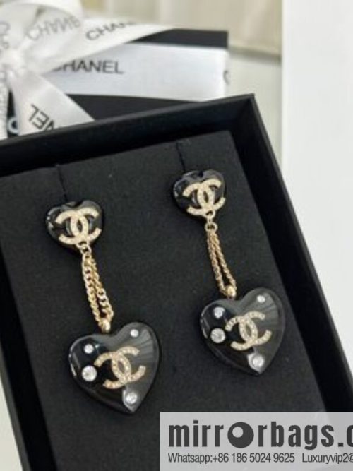 New ☑️ CHANEL Chanel c2 double c black peach heart love stud earrings