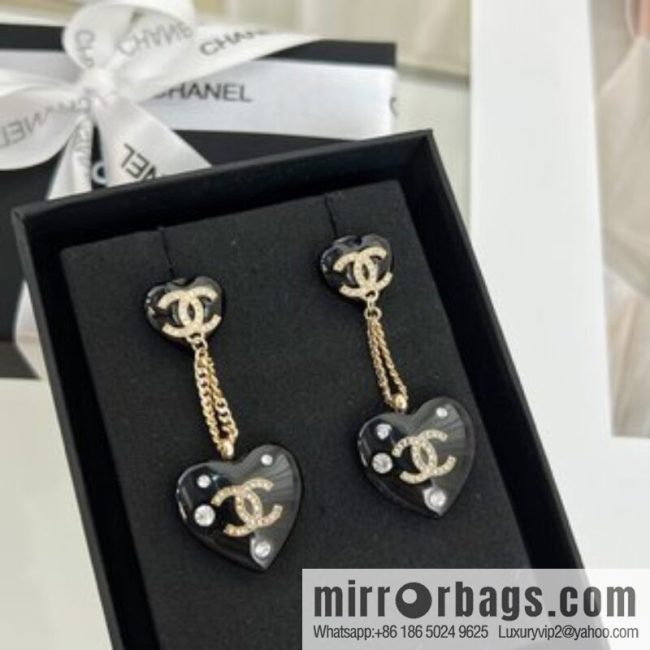 New ☑️ CHANEL Chanel c2 double c black peach heart love stud earrings