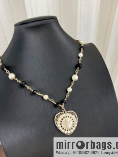 New ☑️ CHANEL Chanel double c pearl peach heart love necklace