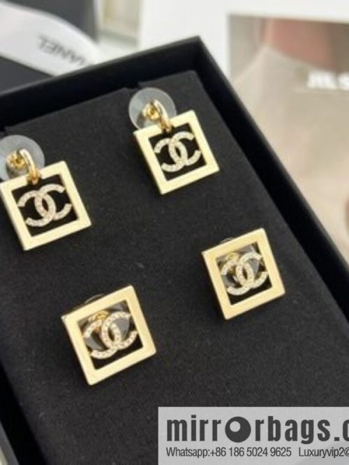 New ☑️ CHANEL Chanel double c square stud earrings