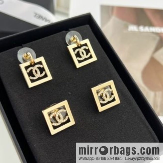 New ☑️ CHANEL Chanel double c square stud earrings