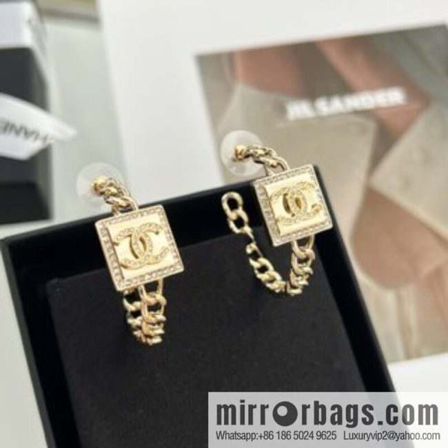 New ☑️ CHANEL Chanel double c square stud earrings