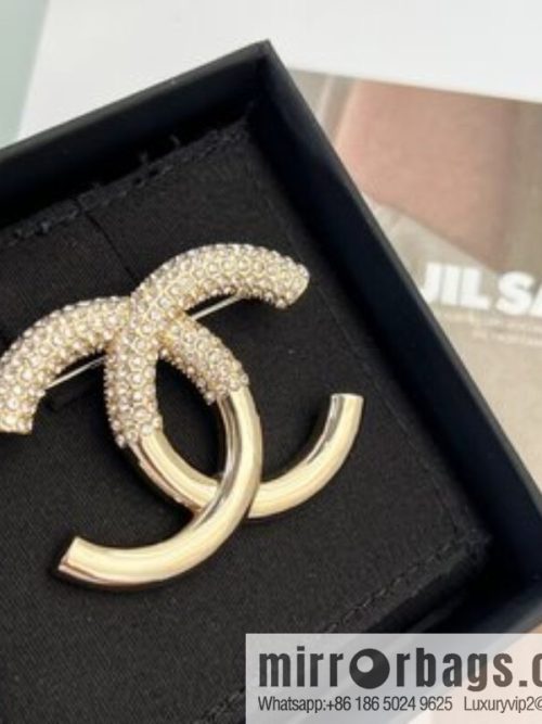 New ☑️ Chanel double c half diamond brooch