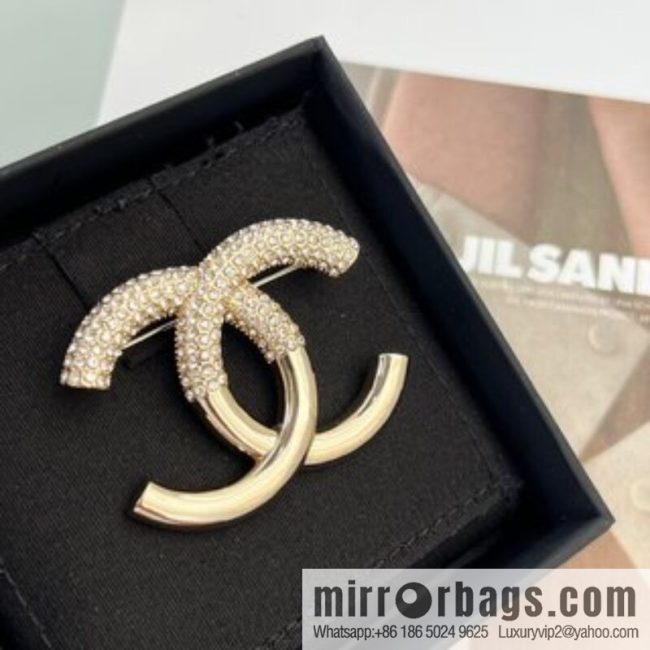 New ☑️ Chanel double c half diamond brooch