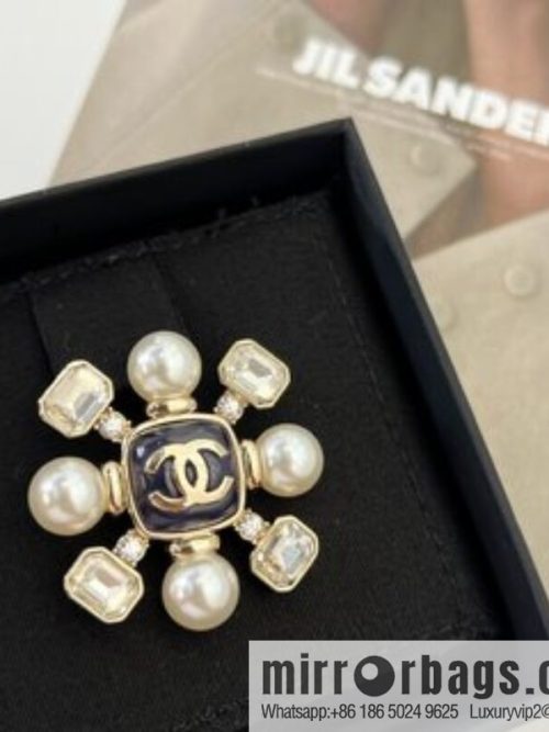 New ☑️ Chanel double c snowflake pearl brooch