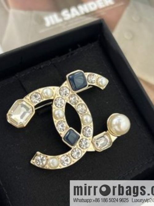 New ☑️ CHANEL Chanel double c square diamond pearl brooch