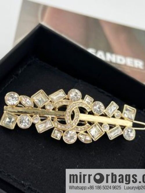 New ☑️ CHANEL Chanel Double C Full Diamond Hairpin