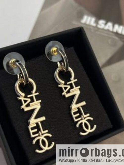 New ☑️ CHANEL Chanel gold double c letter stud earrings