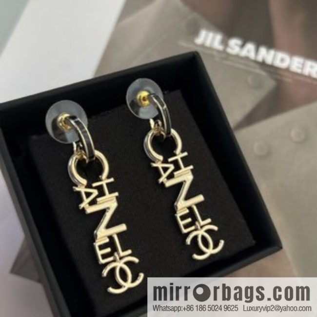 New ☑️ CHANEL Chanel gold double c letter stud earrings