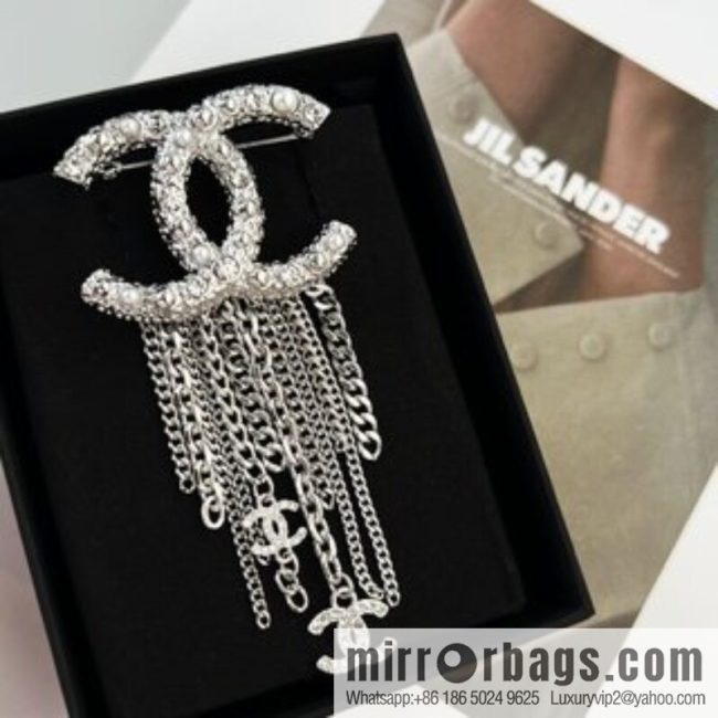 New ☑️ Chanel double c fringed brooch - Image 3