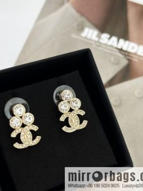 New ☑️ CHANEL Chanel double c three-diamond stud earrings