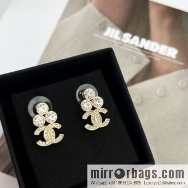 New ☑️ CHANEL Chanel double c three-diamond stud earrings
