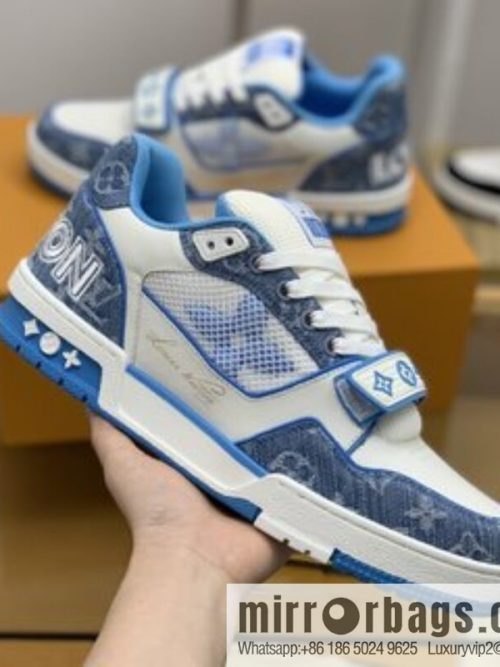 LV/Louis Vuitton men\'s sports running shoes made of calfskin
