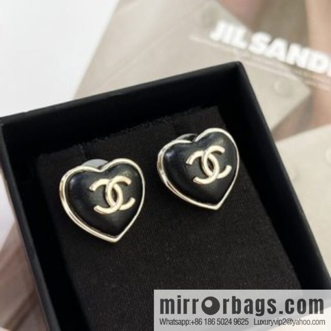 New ☑️ CHANEL Chanel c1 double c peach heart love stud earrings