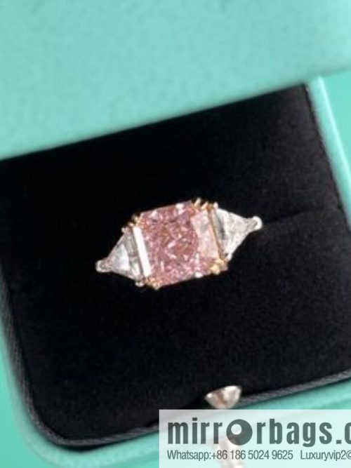New ☑️ TIFFANY & Co. Tiffany & Co. Square pink diamond ring