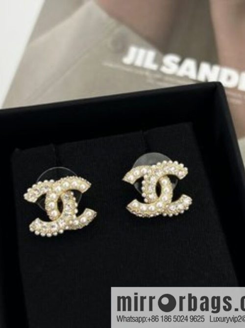 New ☑️ CHANEL Chanel double c half diamond half pearl stud earrings