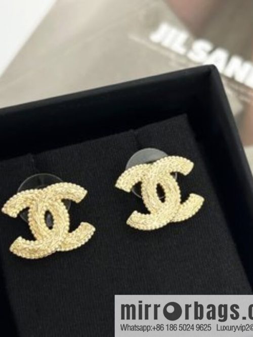 New ☑️ CHANEL Chanel double c stud earrings