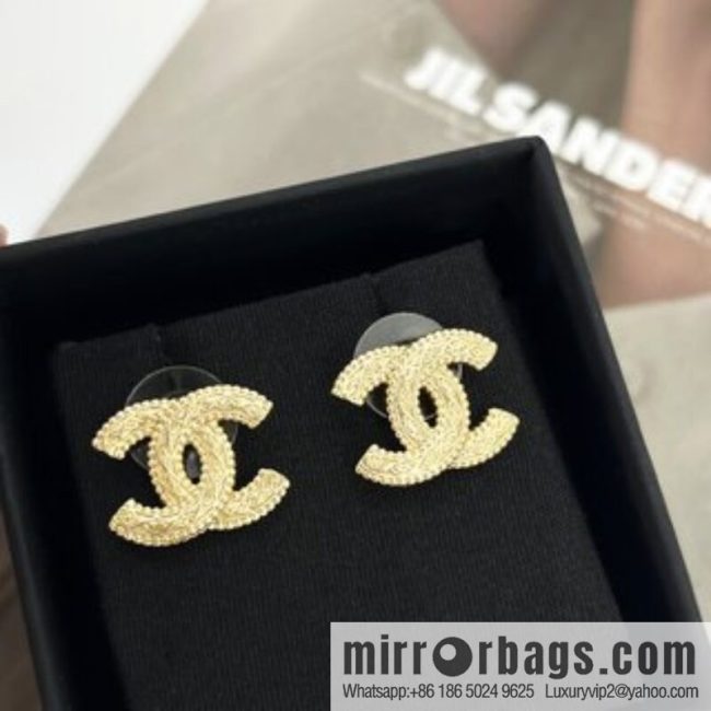 New ☑️ CHANEL Chanel double c stud earrings