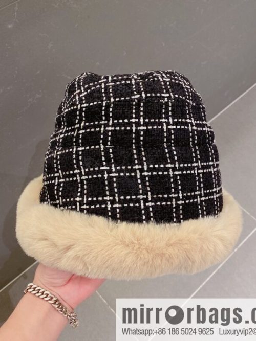 Chanel Chanel autumn and winter new plaid bucket hat