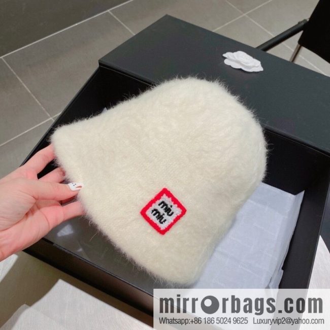 Miumiu 2022 autumn and winter new rabbit down bucket hat