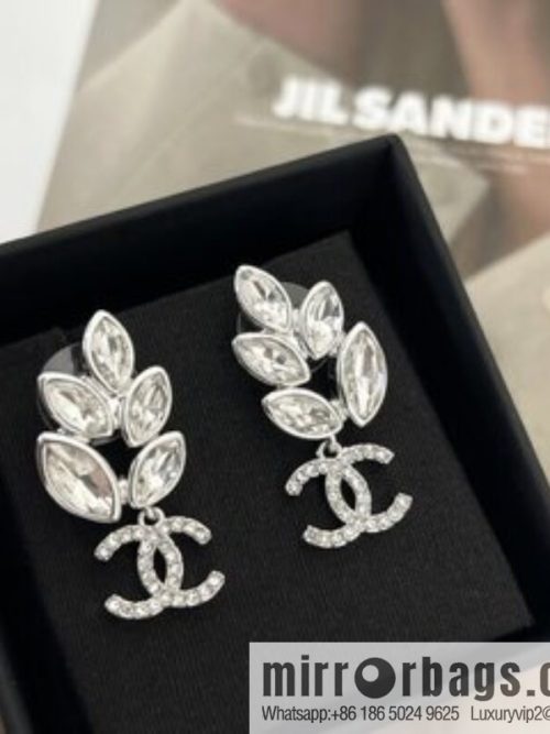 New ☑️ CHANEL Chanel double c wheat ear horse eye drill earrings
