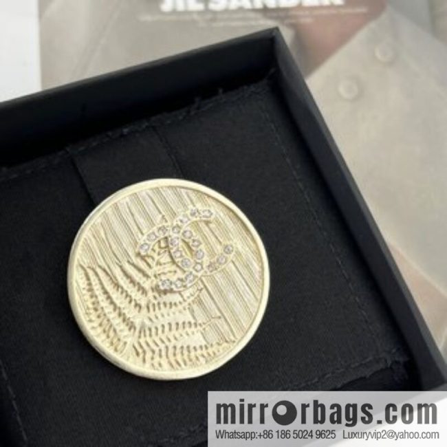 New ☑️ CHANEL Chanel double c gold round wheat ear brooch