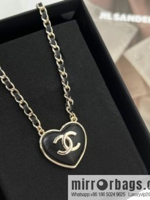 New ☑️ CHANEL Chanel double c peach heart love necklace