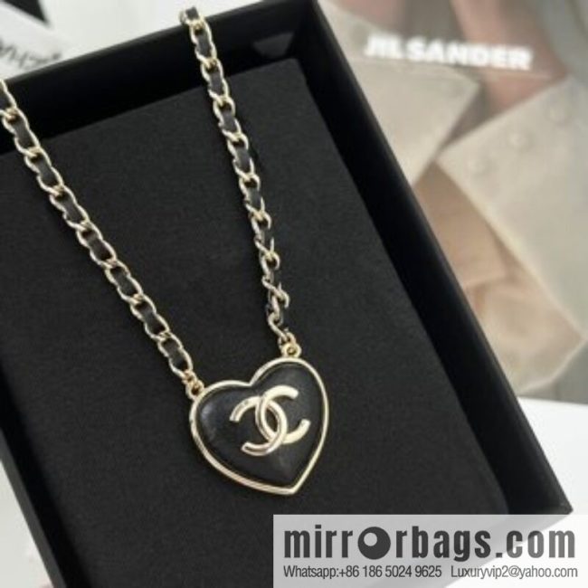 New ☑️ CHANEL Chanel double c peach heart love necklace