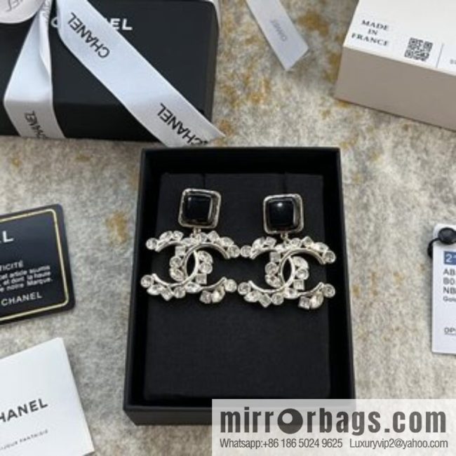 New ☑️ CHANEL Chanel c2 double c black square stud earrings