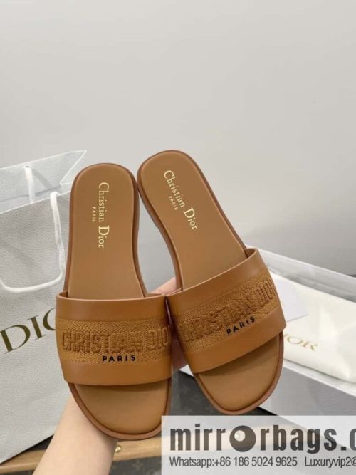 DIOR spring and summer new leather embroidered flat-bottomed slippers series
