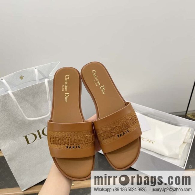 DIOR spring and summer new leather embroidered flat-bottomed slippers series