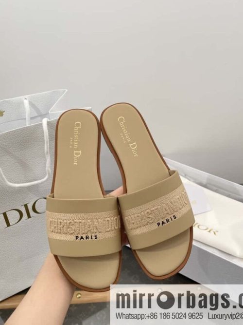 DIOR spring and summer new leather embroidered flat-bottomed slippers series