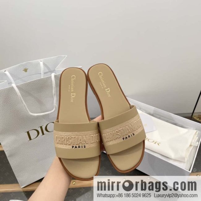 DIOR spring and summer new leather embroidered flat-bottomed slippers series