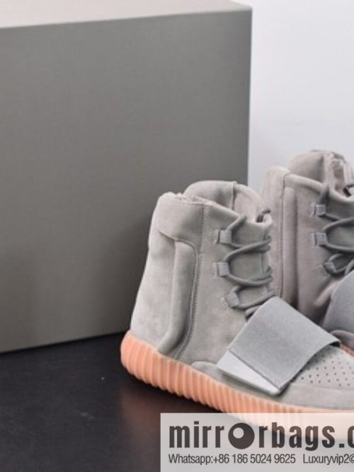 A05C7 Top Pure Original Adidas Yeezy Boost 750 \"Grey Gum\" Kanye, luminous gray coconut shoes BB1840
